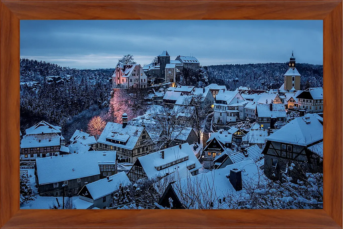 Картина в раме - Город