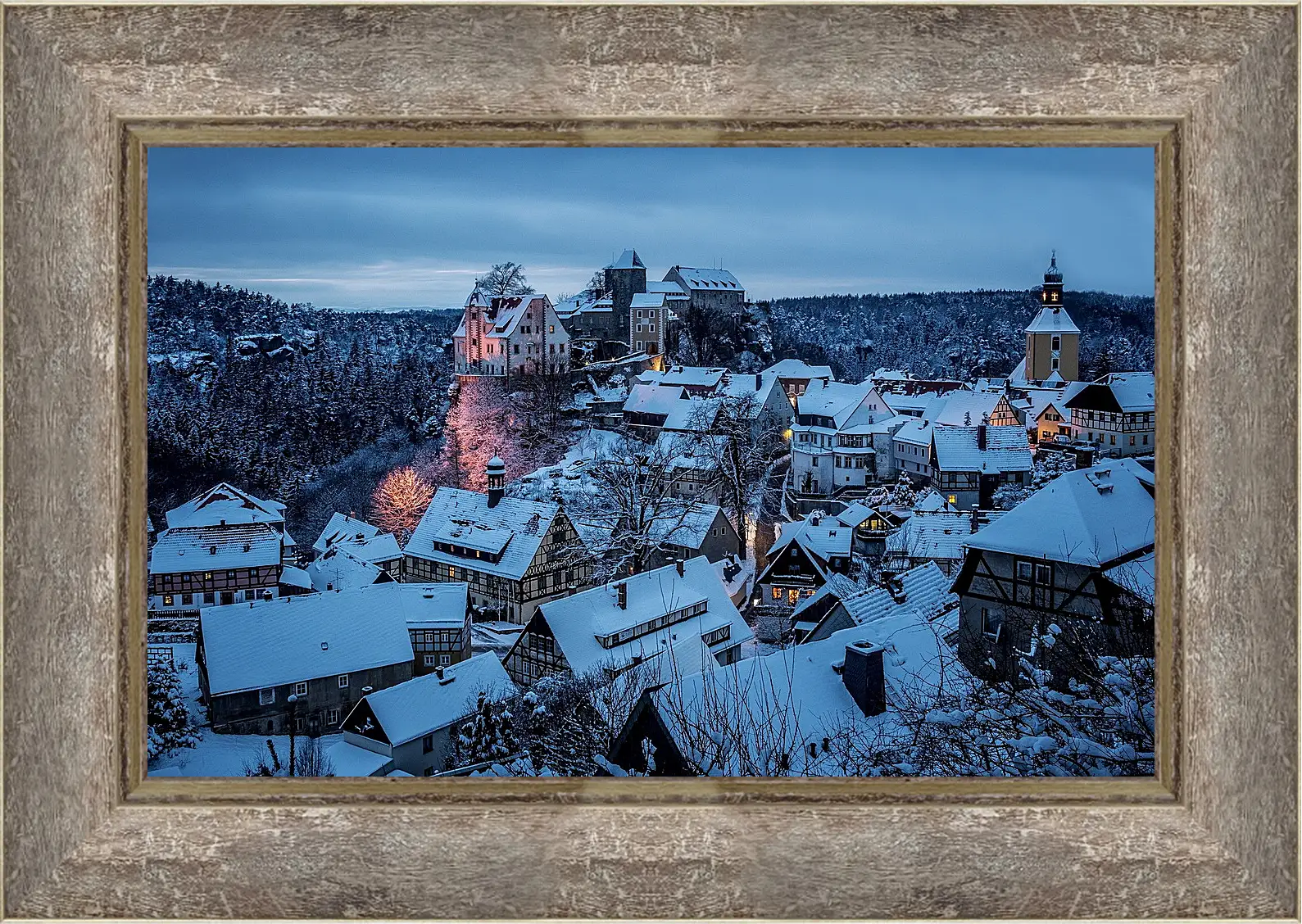 Картина в раме - Город