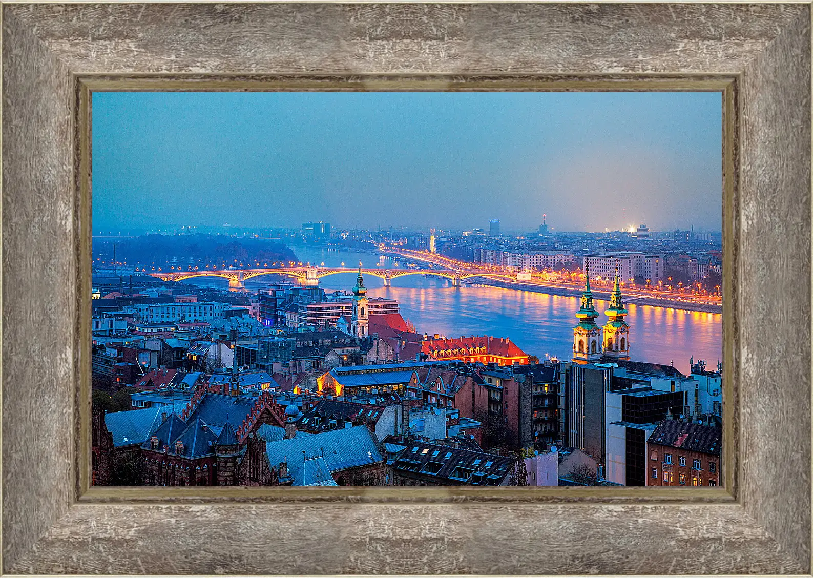 Картина в раме - Город