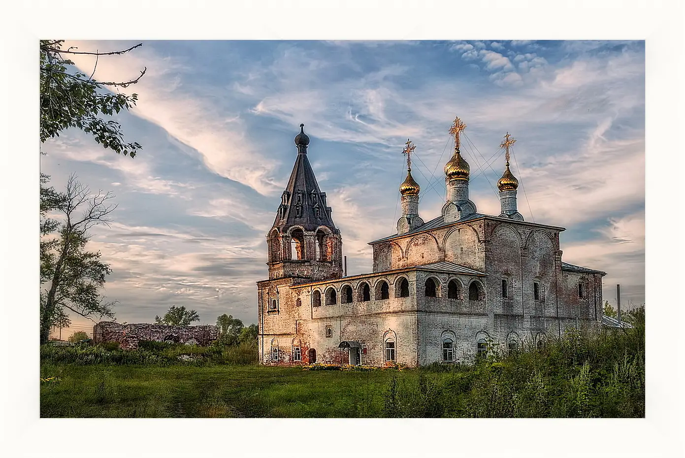 Картина в раме - Город