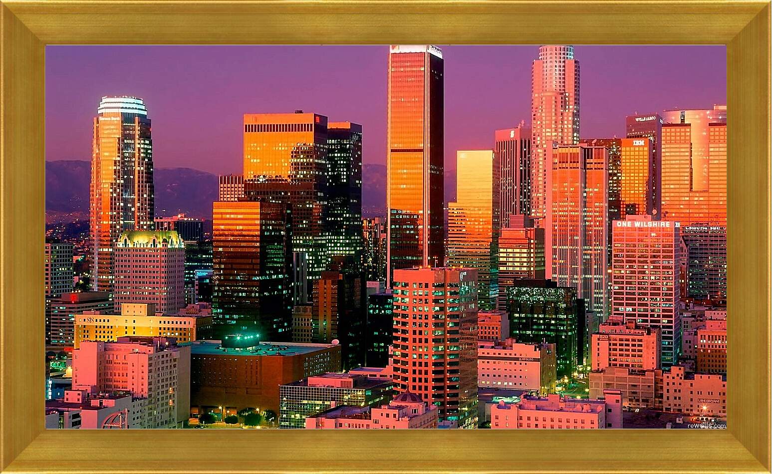 Картина в раме - Город