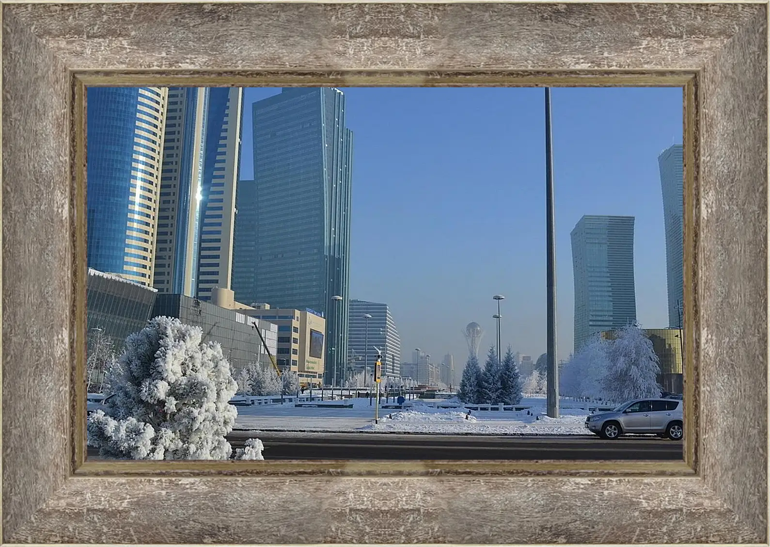Картина в раме - Город
