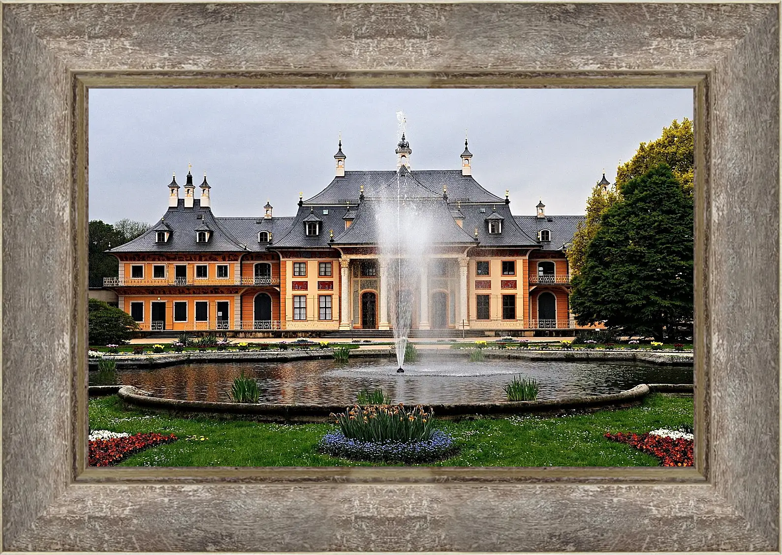 Картина в раме - Город
