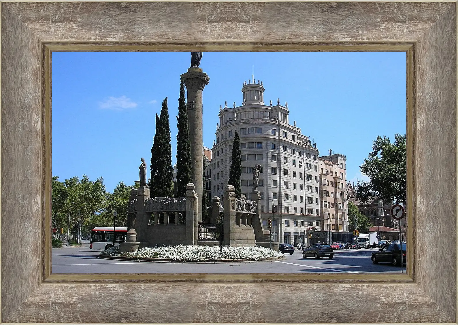 Картина в раме - Город