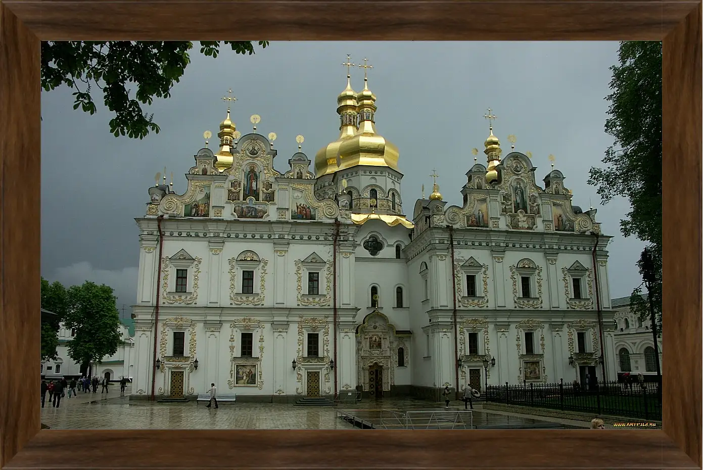 Картина в раме - Город