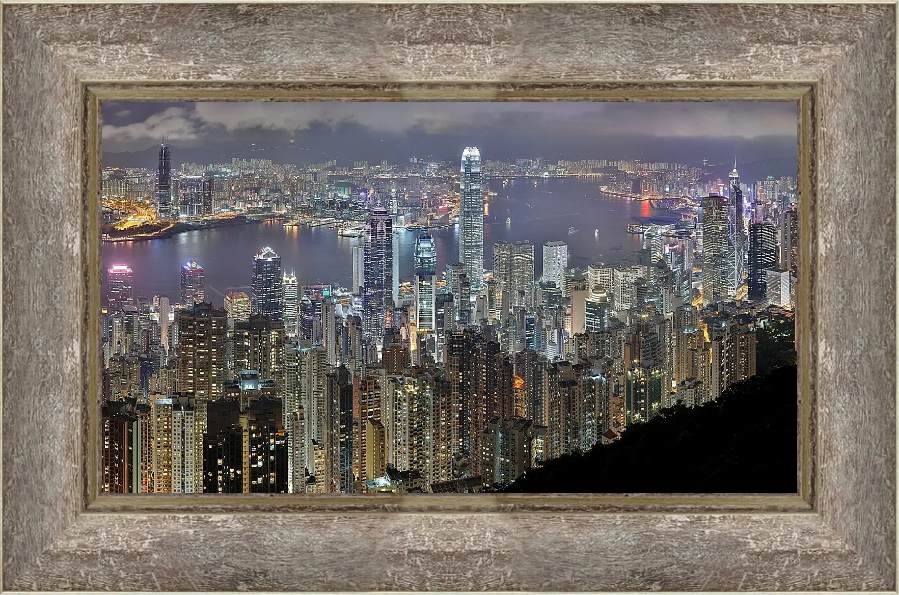 Картина в раме - Город
