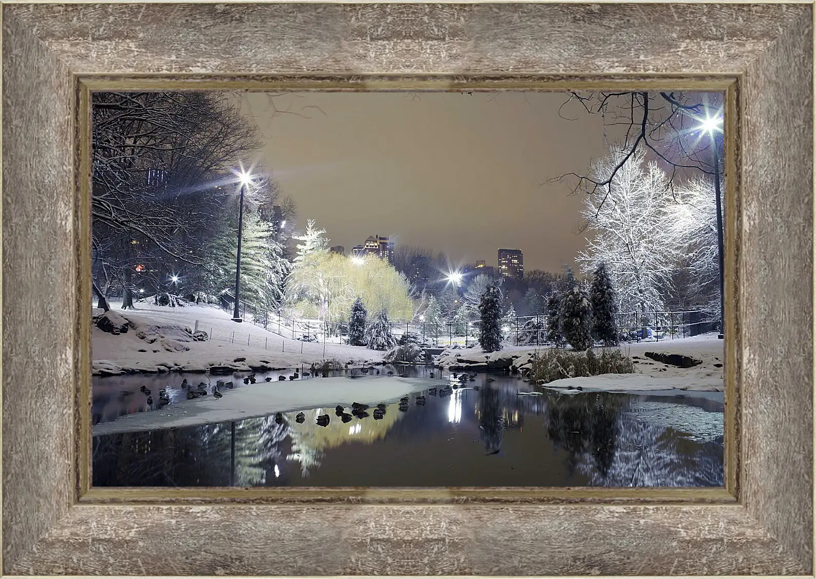 Картина в раме - Город