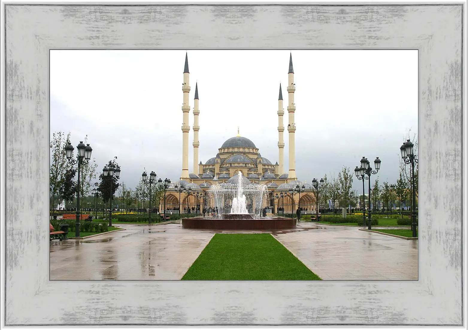 Картина в раме - Город