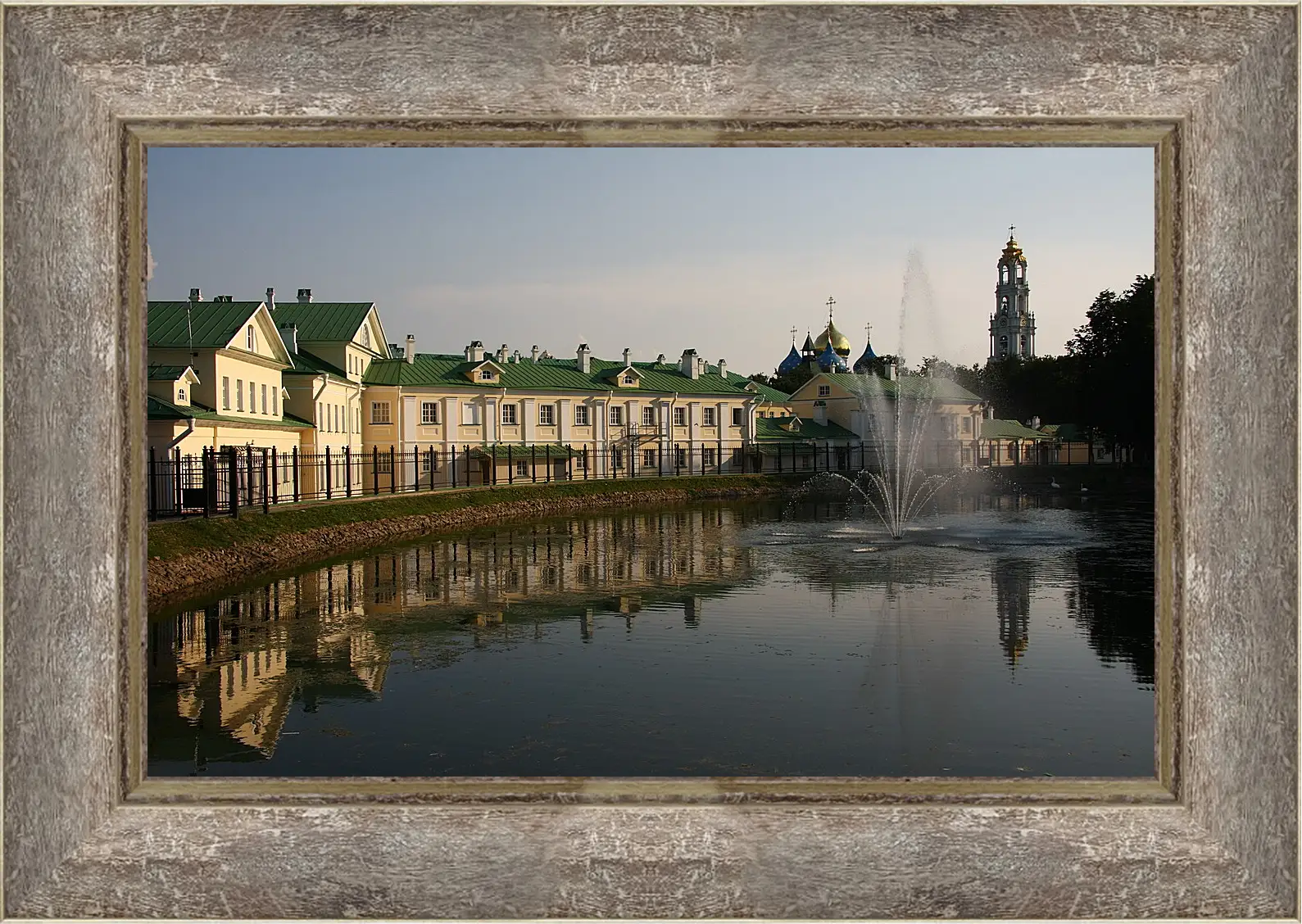 Картина в раме - Город