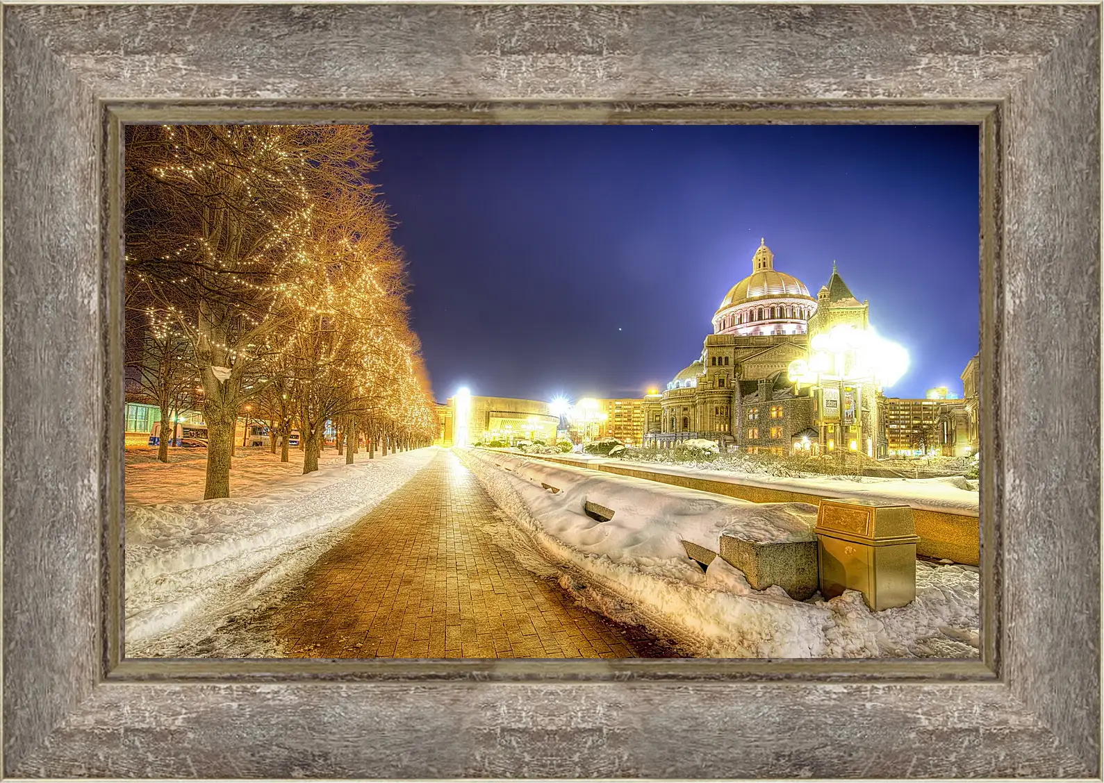 Картина в раме - Город