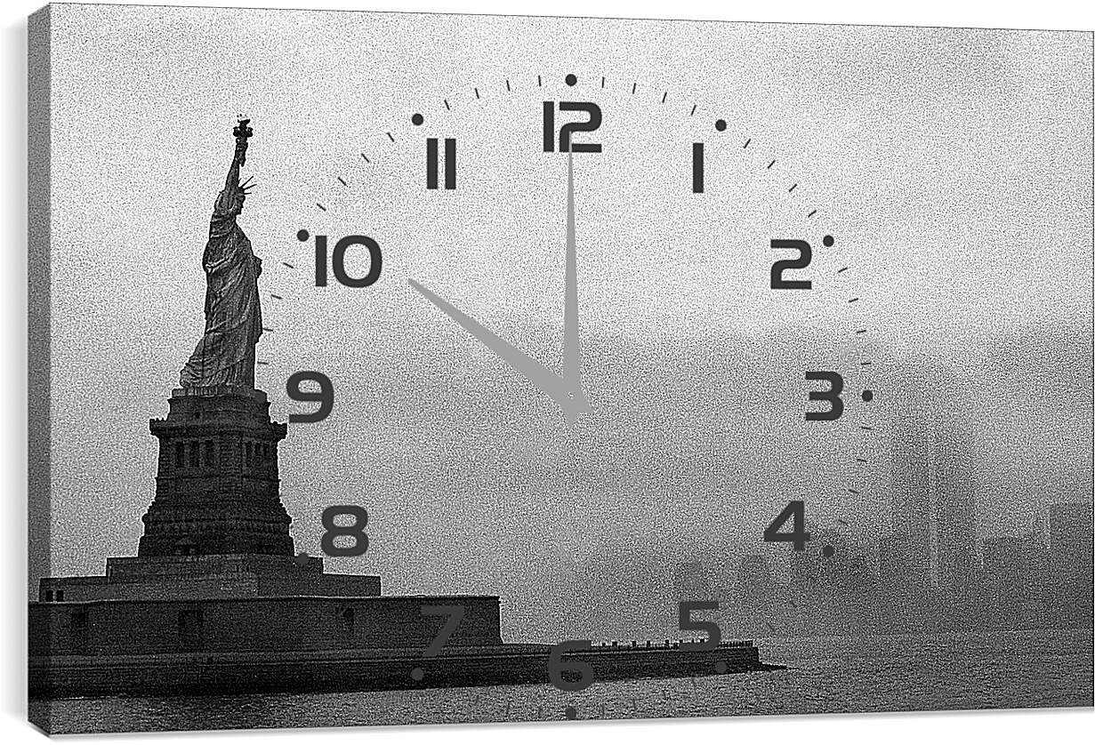 Часы картина - Статуя Свободы в тумане, Нью-Йорк, США