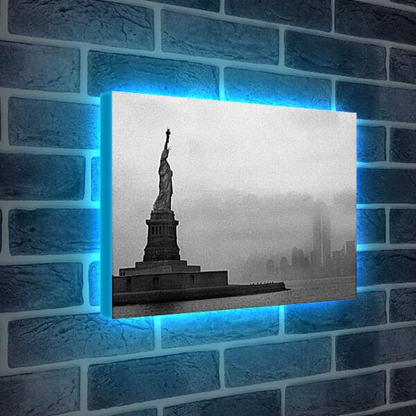 Лайтбокс световая панель - Статуя Свободы в тумане, Нью-Йорк, США
