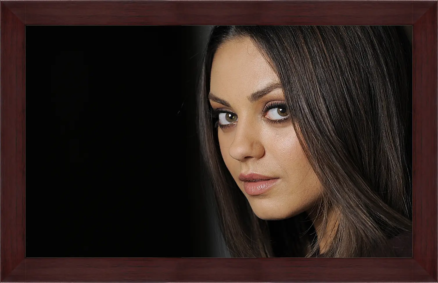 Картина в раме - Мила Кунис. Mila Kunis