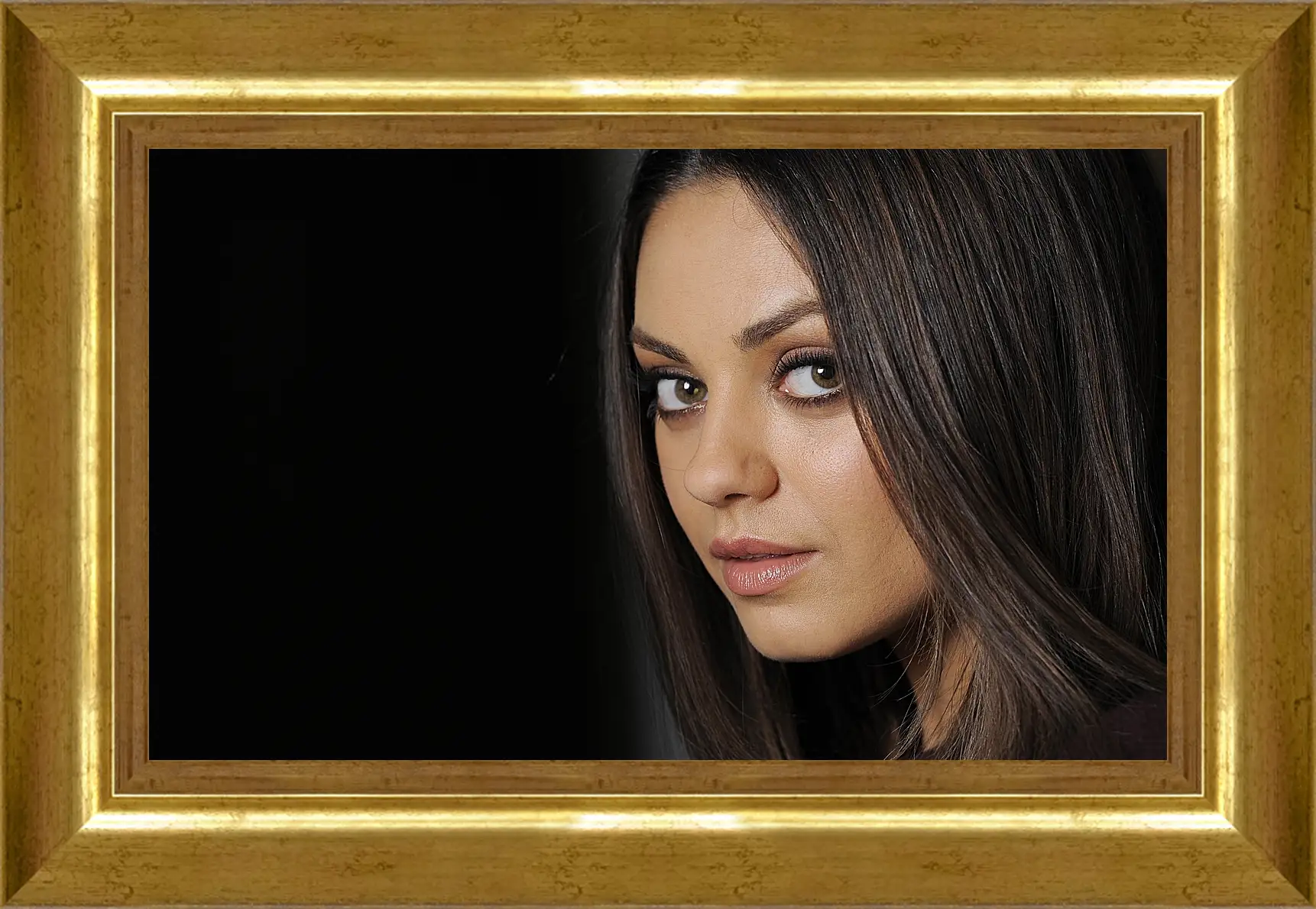 Картина в раме - Мила Кунис. Mila Kunis