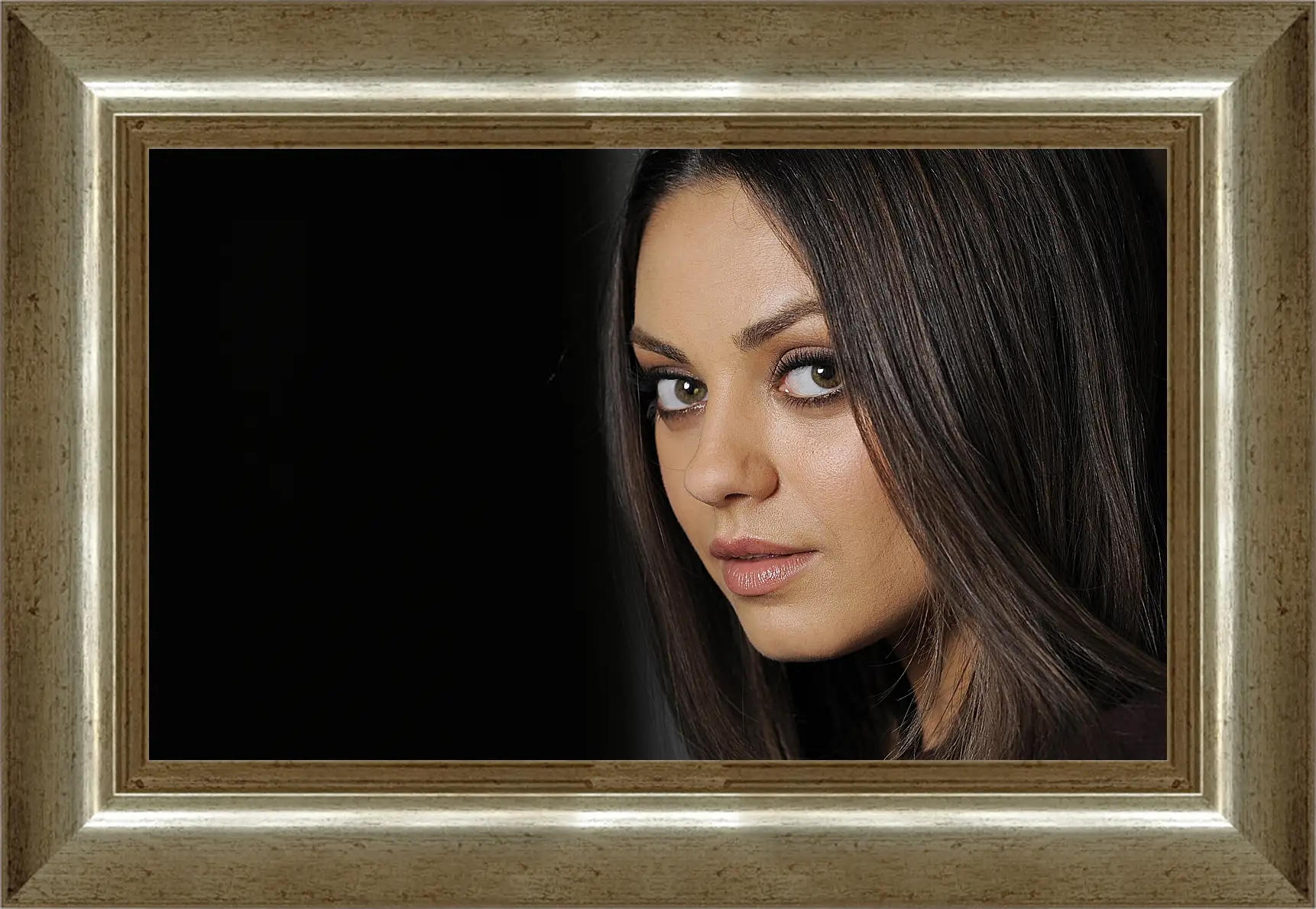 Картина в раме - Мила Кунис. Mila Kunis