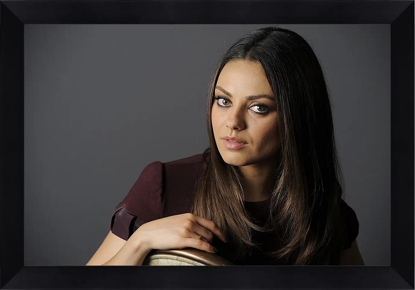 Картина в раме - Мила Кунис. Mila Kunis