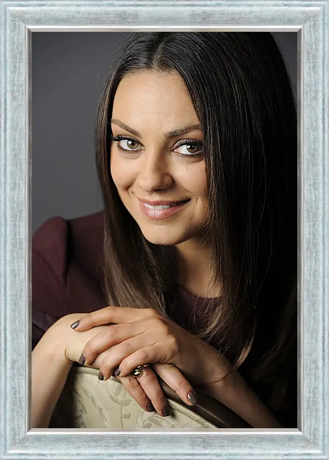 Картина в раме - Мила Кунис. Mila Kunis