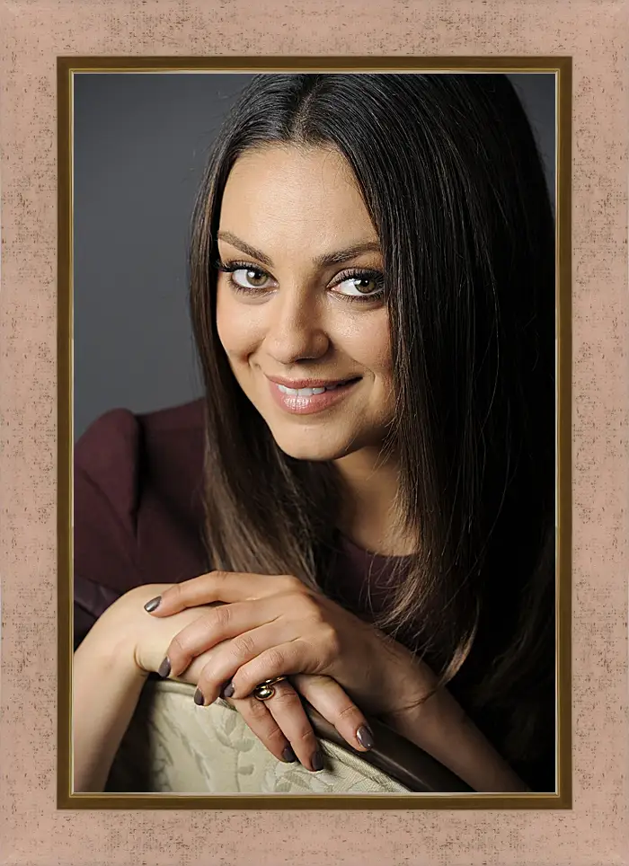 Картина в раме - Мила Кунис. Mila Kunis