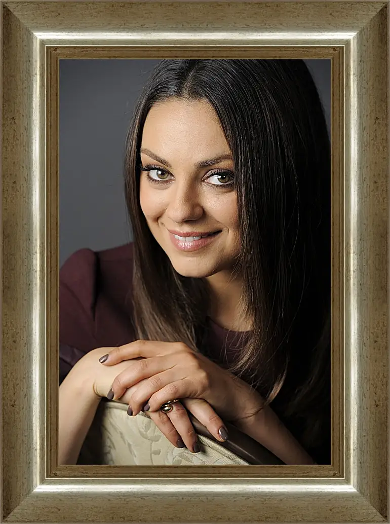 Картина в раме - Мила Кунис. Mila Kunis