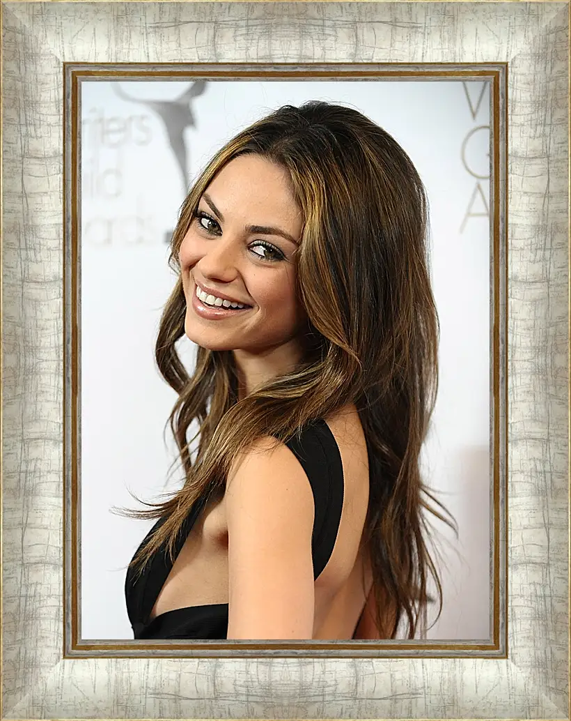 Картина в раме - Мила Кунис. Mila Kunis