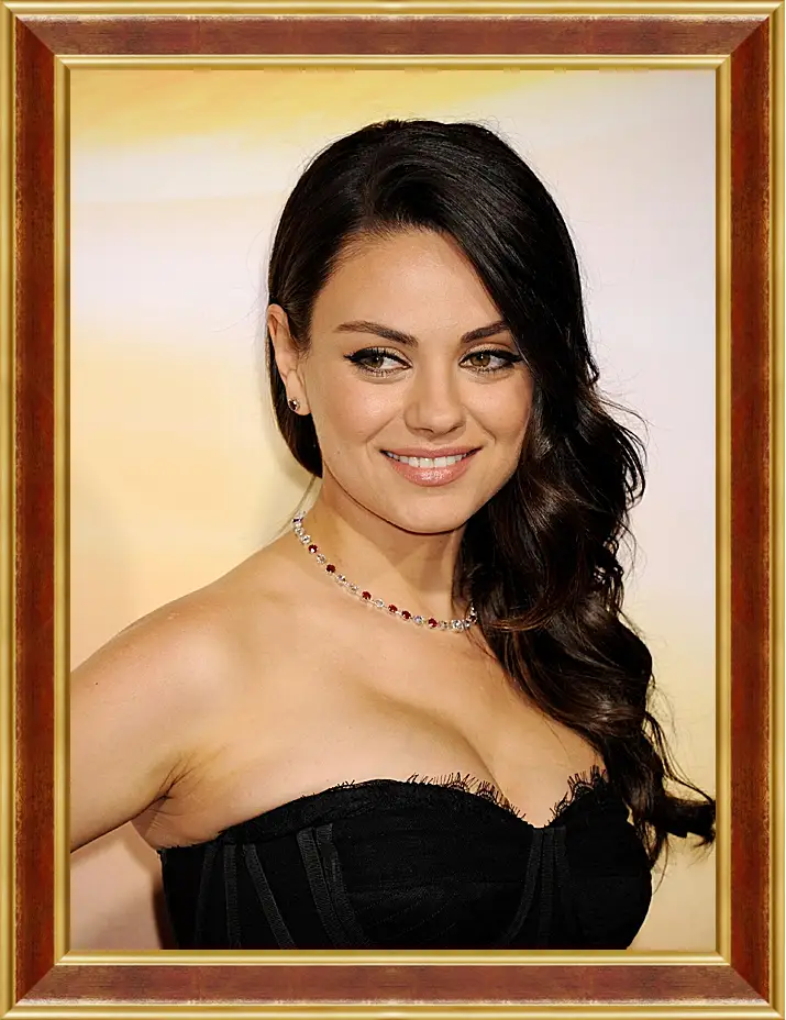 Картина в раме - Мила Кунис. Mila Kunis