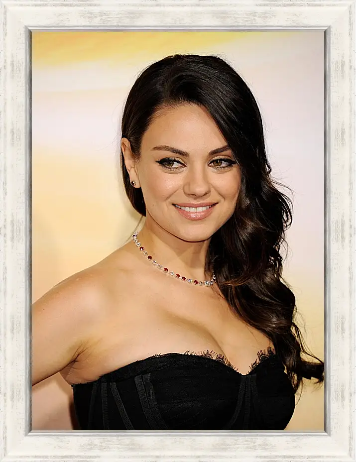 Картина в раме - Мила Кунис. Mila Kunis