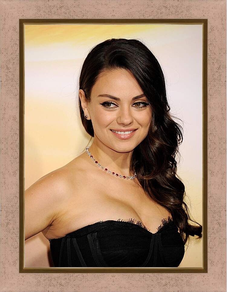 Картина в раме - Мила Кунис. Mila Kunis