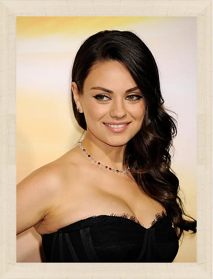 Картина в раме - Мила Кунис. Mila Kunis