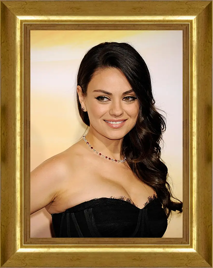 Картина в раме - Мила Кунис. Mila Kunis