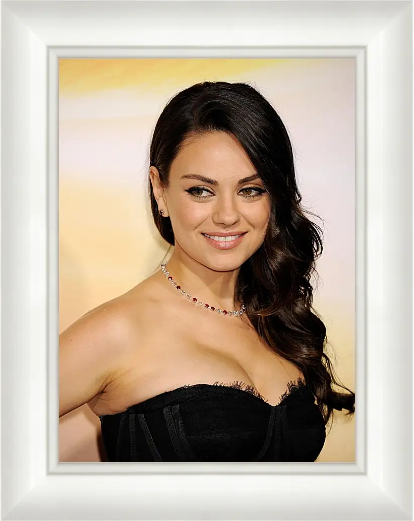 Картина в раме - Мила Кунис. Mila Kunis