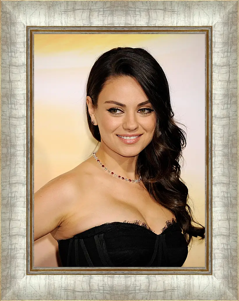 Картина в раме - Мила Кунис. Mila Kunis