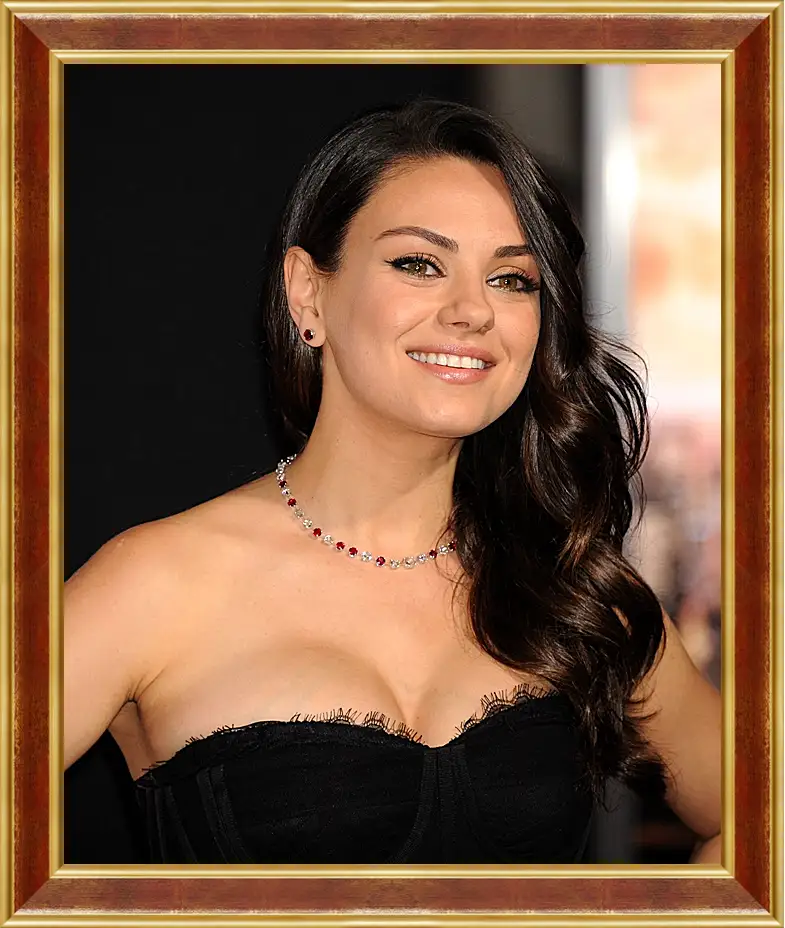 Картина в раме - Мила Кунис. Mila Kunis