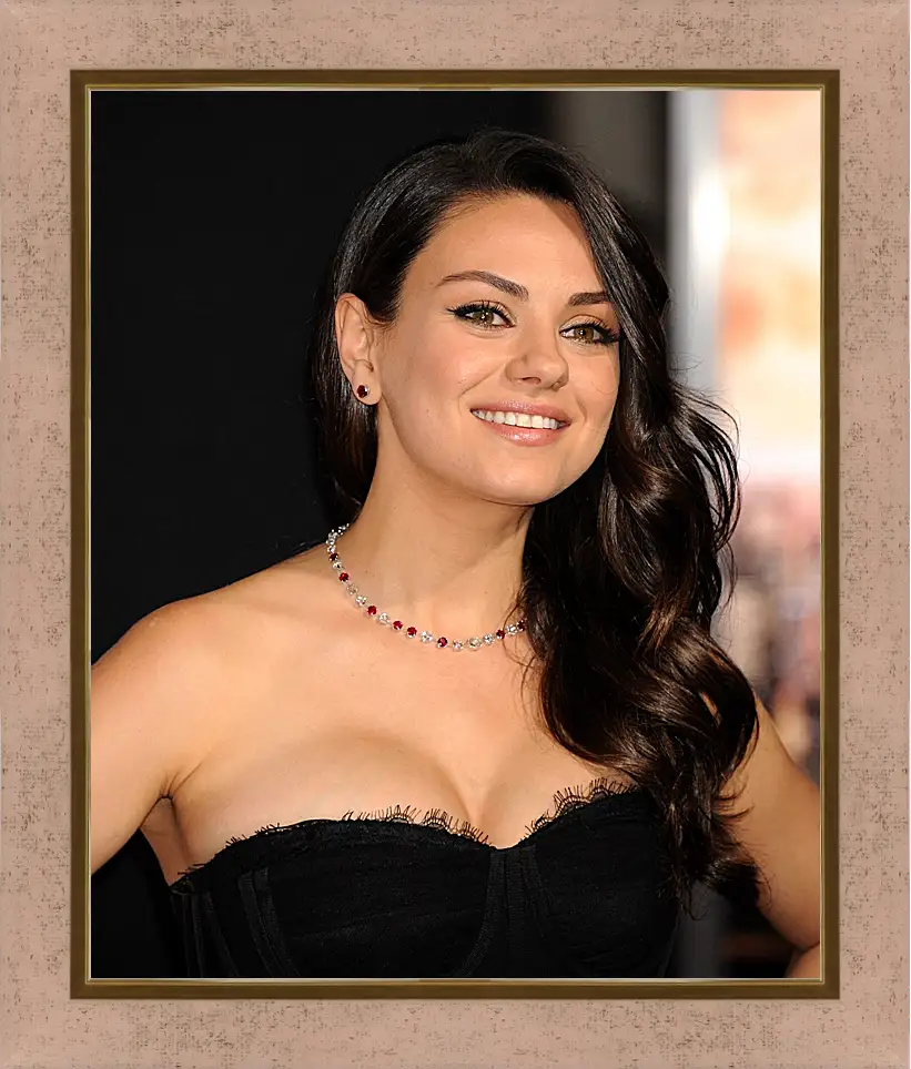 Картина в раме - Мила Кунис. Mila Kunis