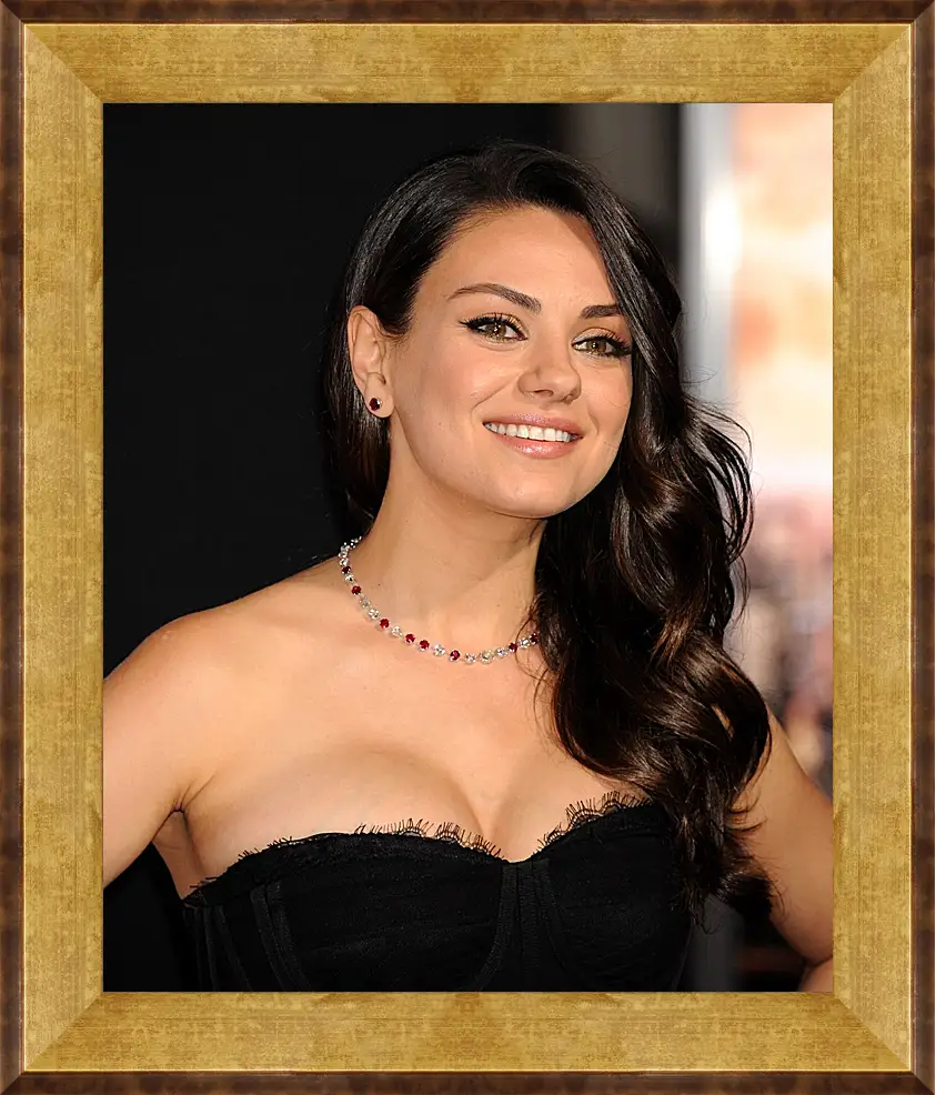 Картина в раме - Мила Кунис. Mila Kunis