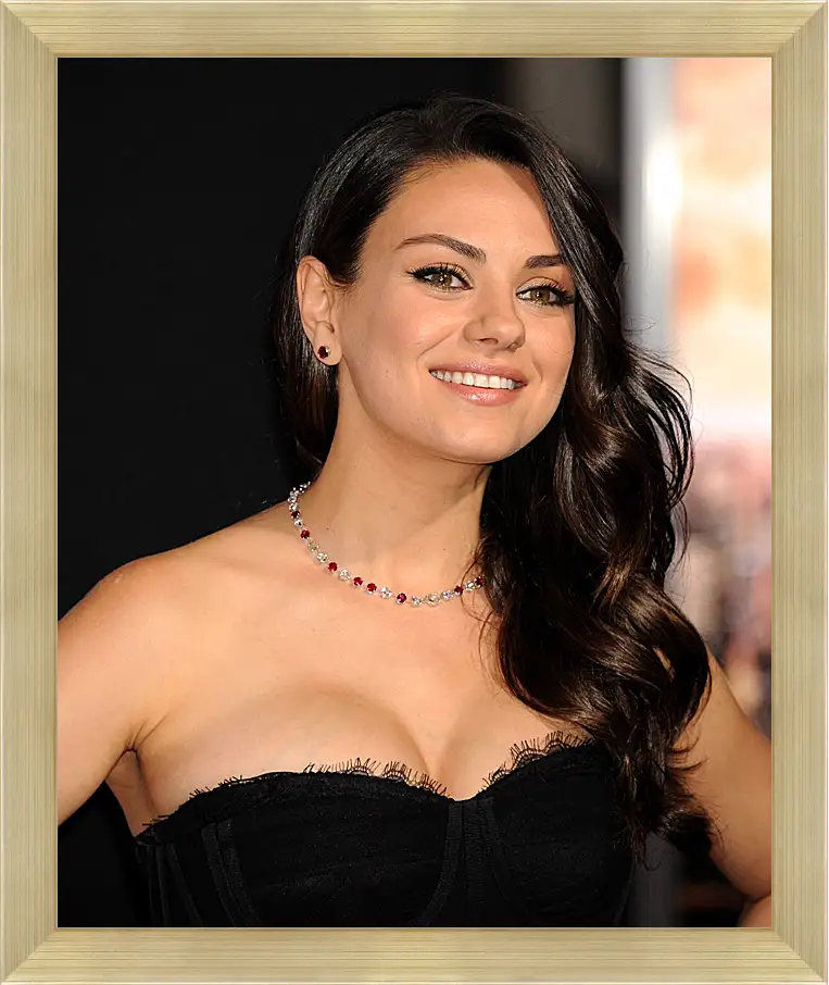 Картина в раме - Мила Кунис. Mila Kunis