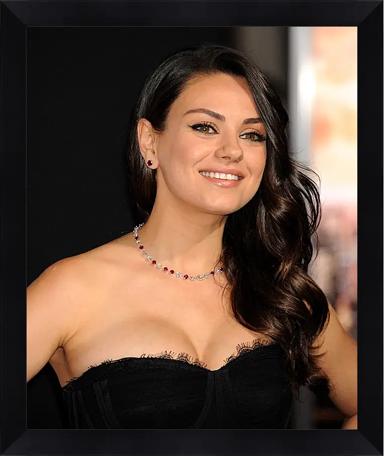 Картина в раме - Мила Кунис. Mila Kunis