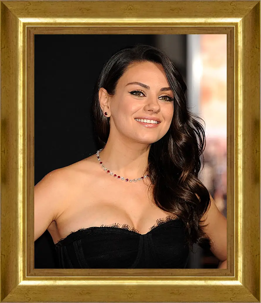 Картина в раме - Мила Кунис. Mila Kunis