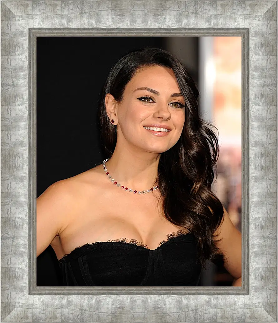 Картина в раме - Мила Кунис. Mila Kunis