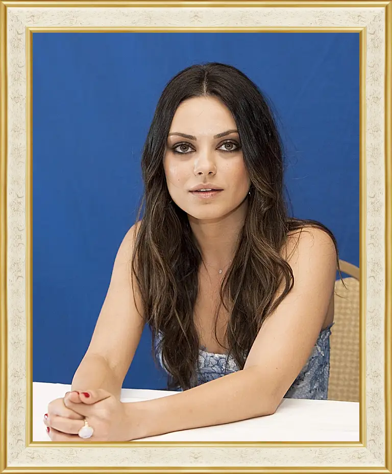 Картина в раме - Мила Кунис. Mila Kunis