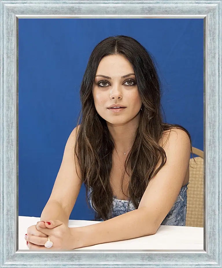 Картина в раме - Мила Кунис. Mila Kunis