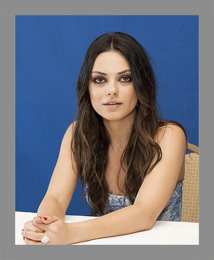 Картина в раме - Мила Кунис. Mila Kunis