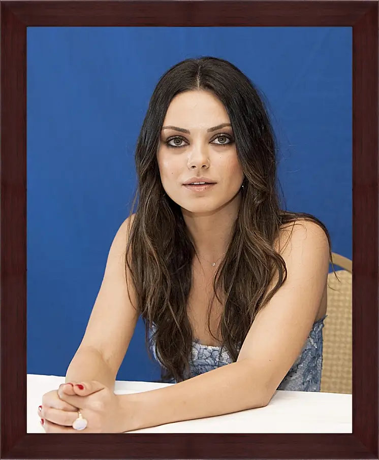 Картина в раме - Мила Кунис. Mila Kunis