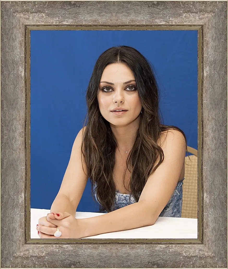 Картина в раме - Мила Кунис. Mila Kunis