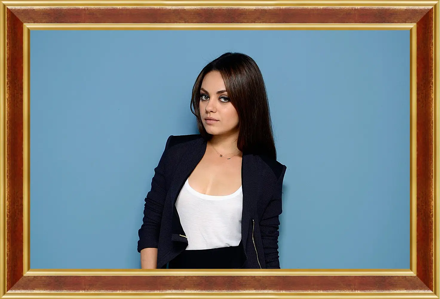 Картина в раме - Мила Кунис. Mila Kunis