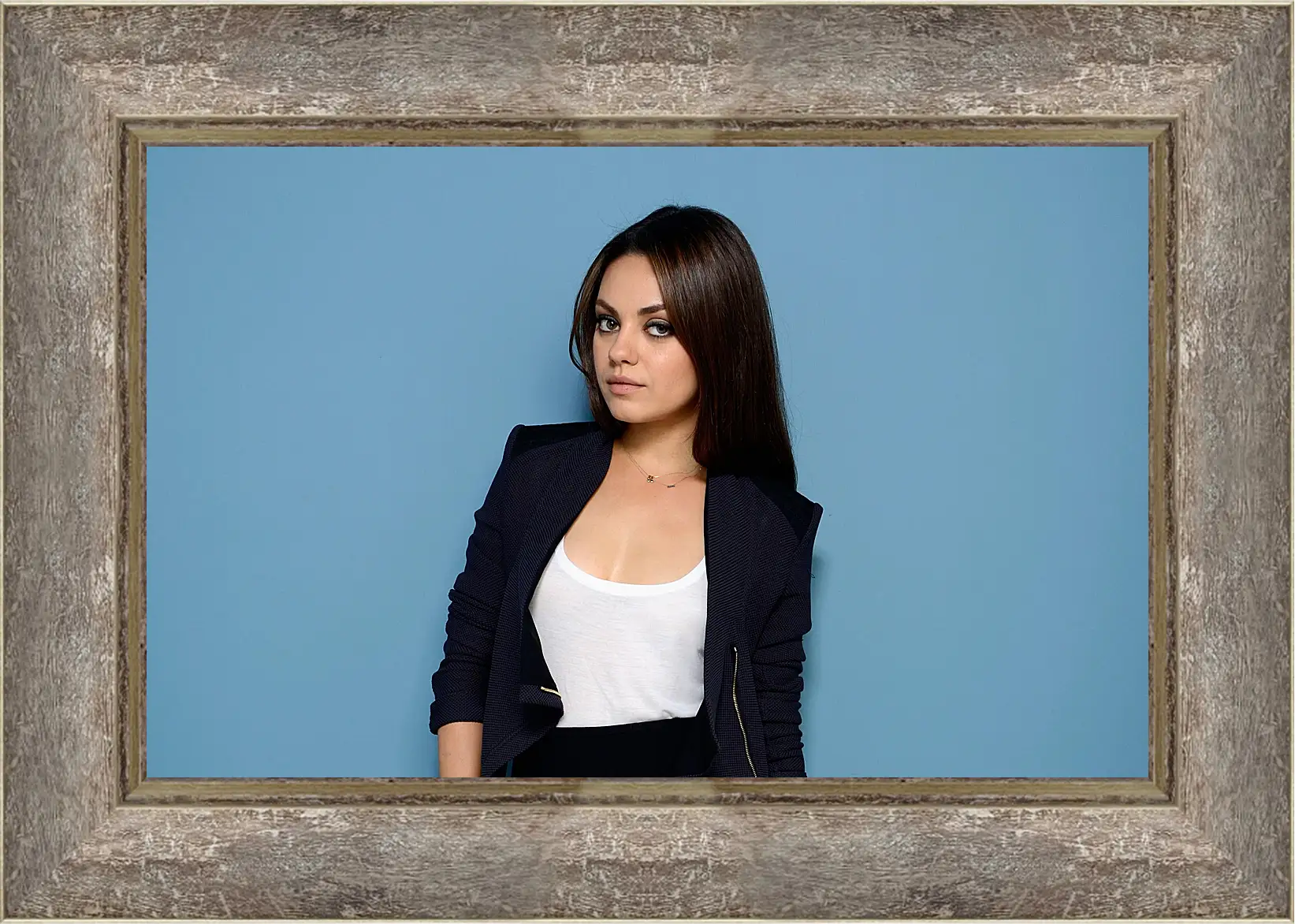 Картина в раме - Мила Кунис. Mila Kunis