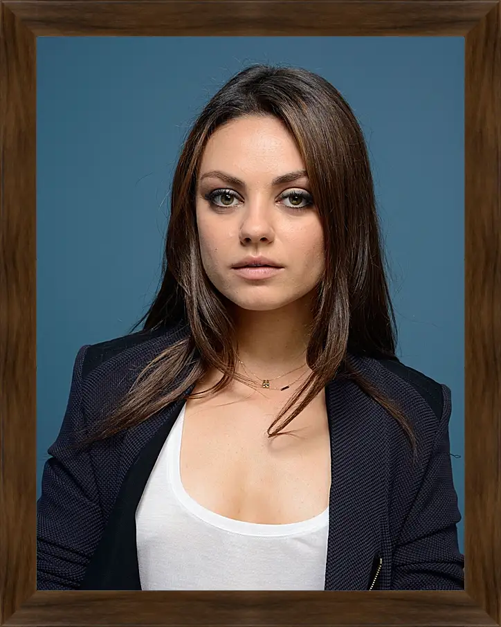 Картина в раме - Мила Кунис. Mila Kunis