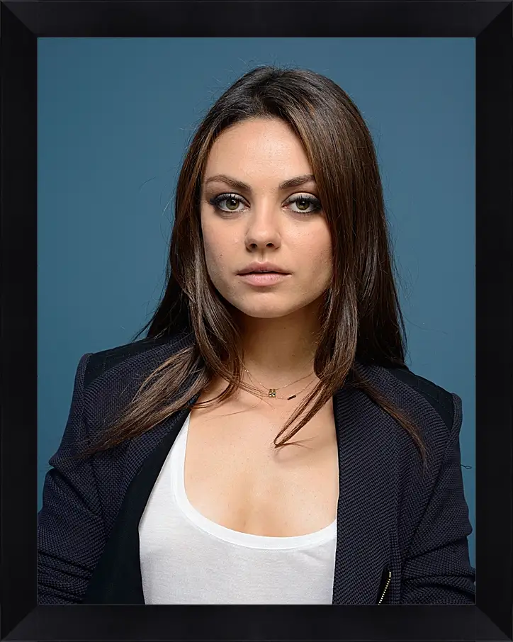 Картина в раме - Мила Кунис. Mila Kunis