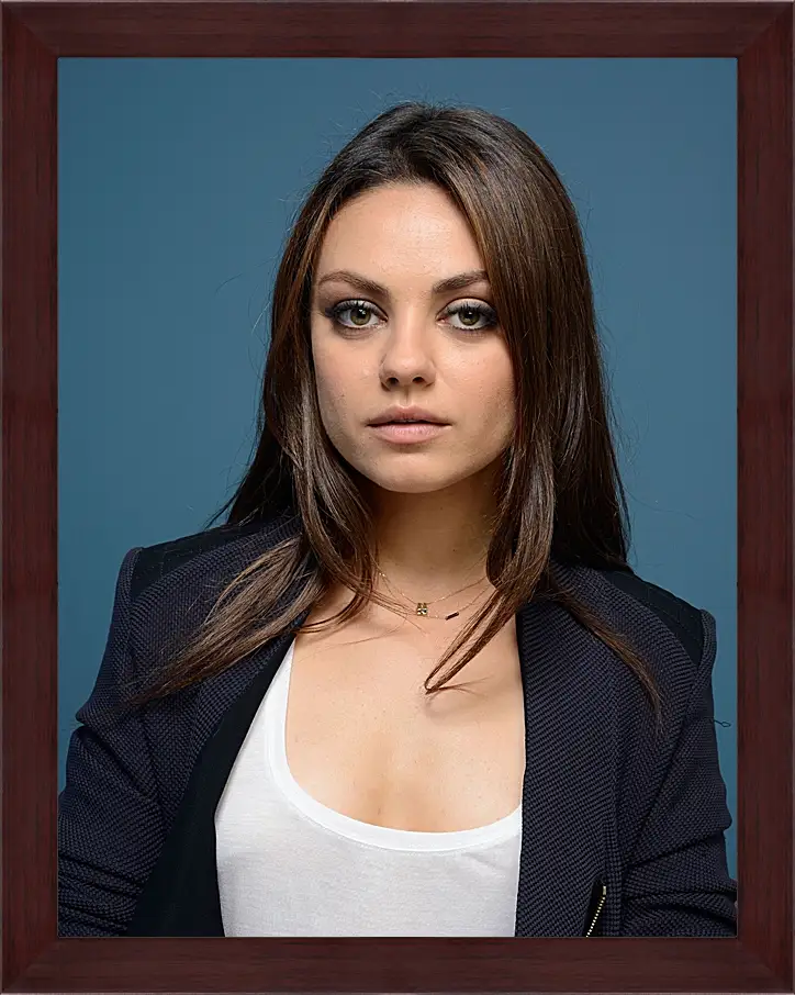 Картина в раме - Мила Кунис. Mila Kunis