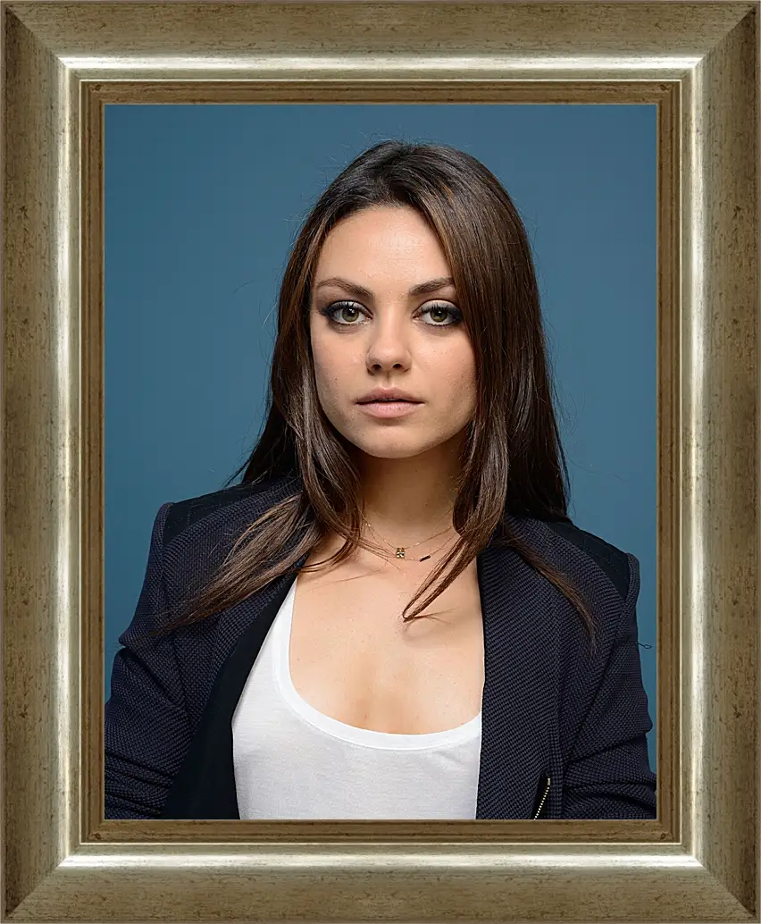 Картина в раме - Мила Кунис. Mila Kunis