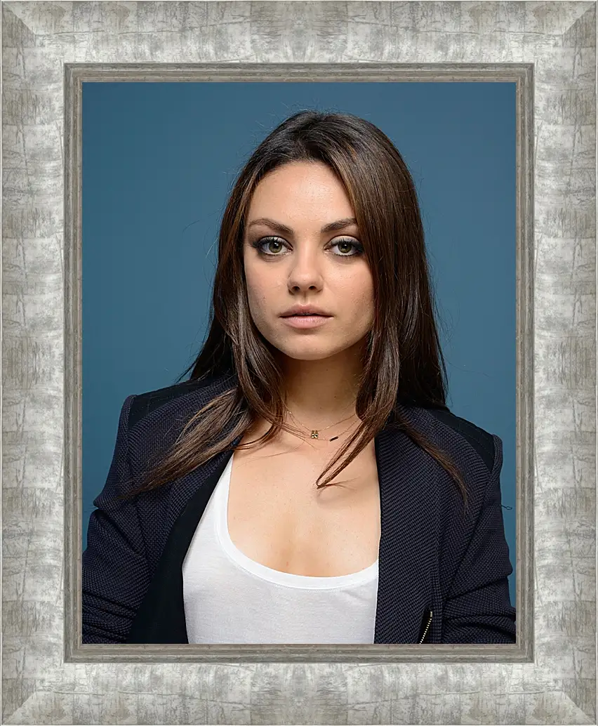 Картина в раме - Мила Кунис. Mila Kunis